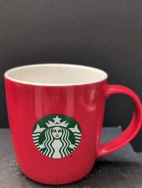2021 Starbucks 11 Fl Oz,Red Ceramic Classic Siren Logo In Green Coffee Mug.
